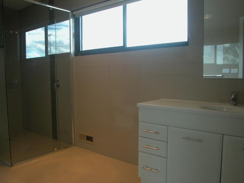 1/1 Swan Street, Lara VIC 3212