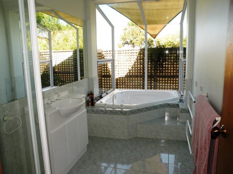 70 Narraburra Road, Little River VIC 3211