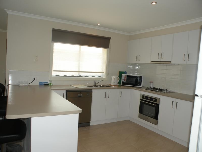13 Canopus Crescent, Lara VIC 3212