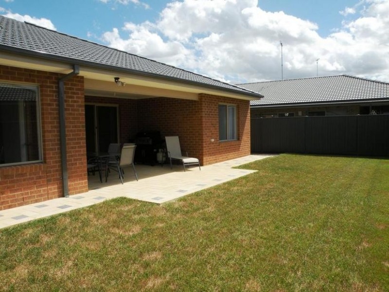 20 Wood Duck Crt, Lara VIC 3212