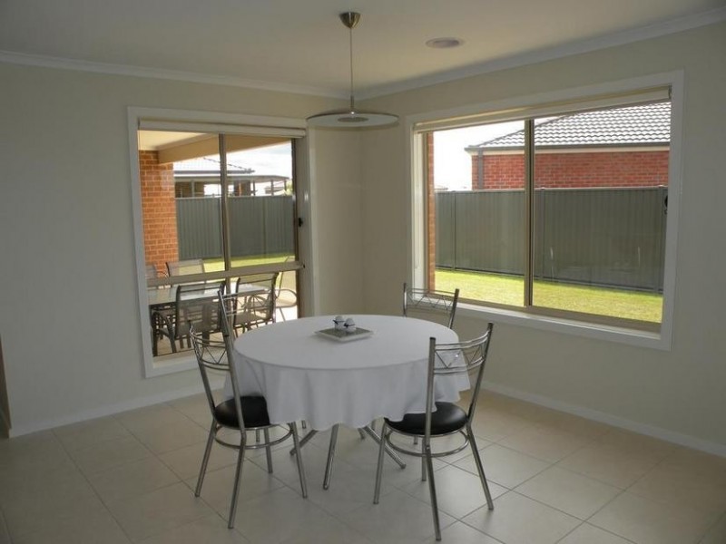 20 Wood Duck Crt, Lara VIC 3212