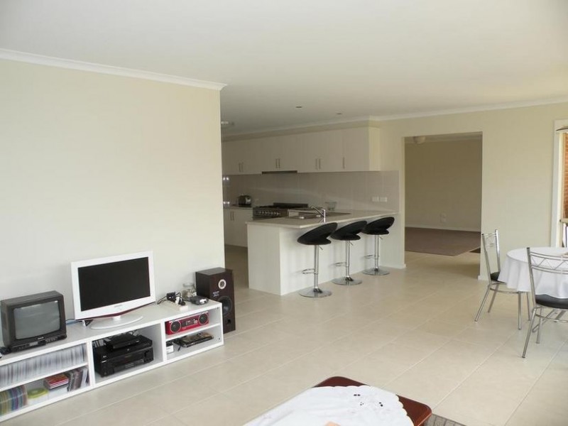 20 Wood Duck Crt, Lara VIC 3212