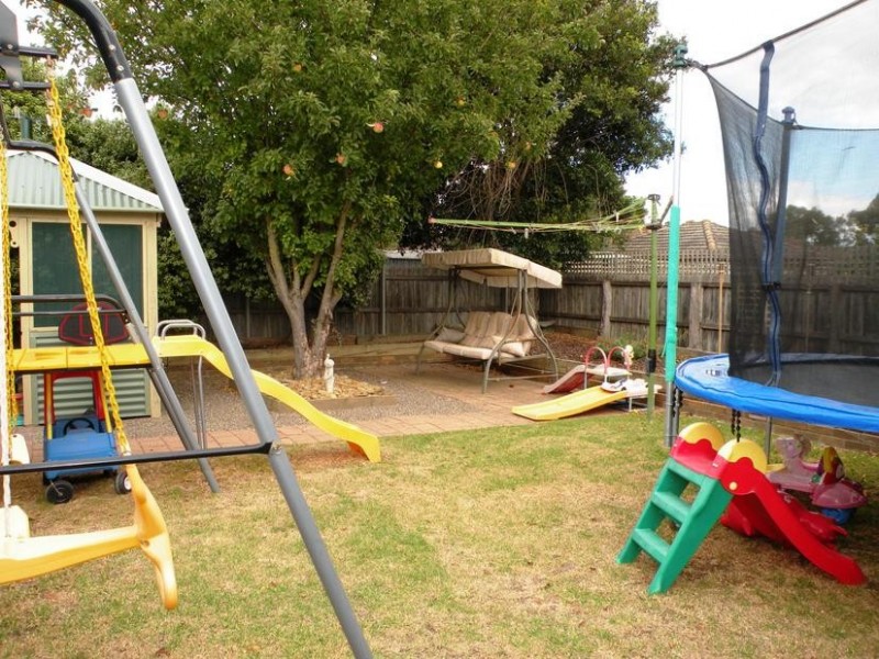 21 Curletts Road, Lara VIC 3212