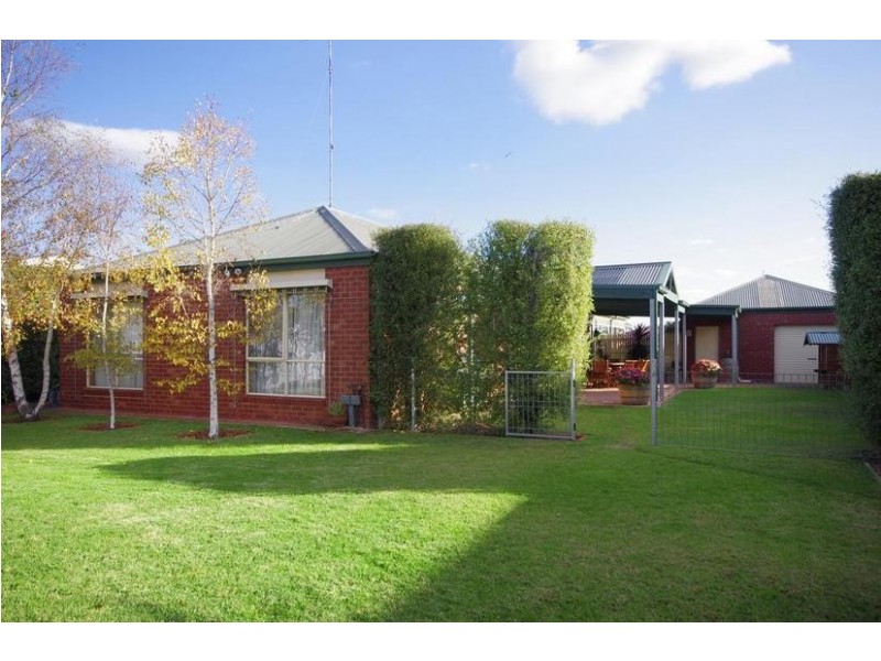 15 Duncan Drive, Lara VIC 3212