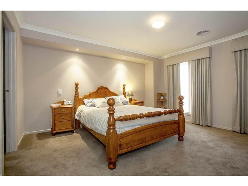 16 Bluebill Court, Lara VIC 3212