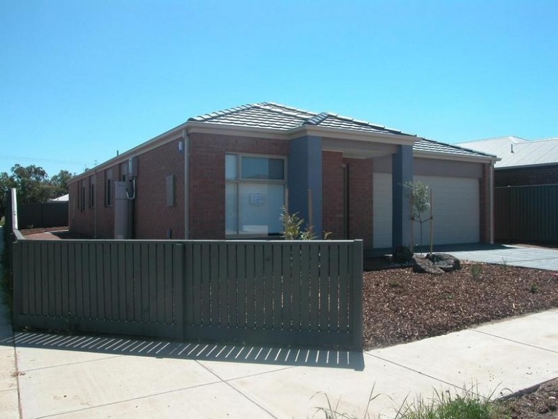 1 Darter Crt, Lara VIC 3212
