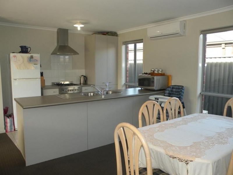 12 Nankeen Avenue, Lara VIC 3212