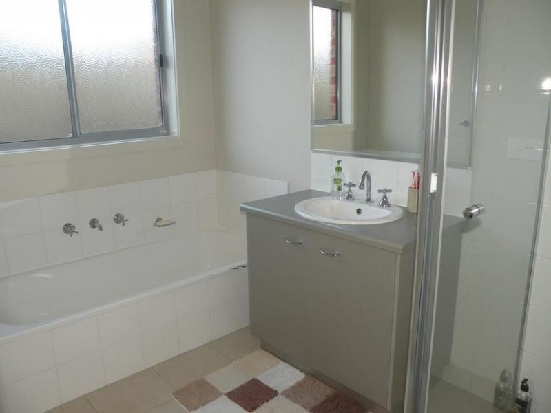 12 Nankeen Avenue, Lara VIC 3212