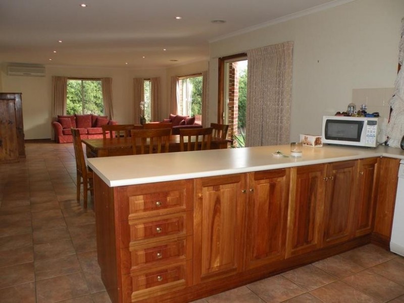 10 Cypress Court, Lara VIC 3212