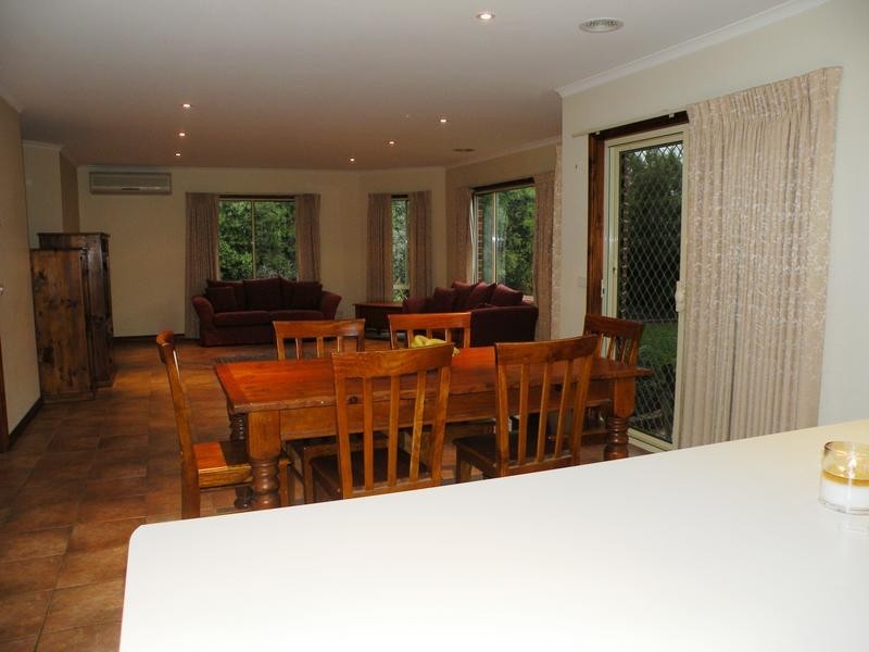 10 Cypress Court, Lara VIC 3212