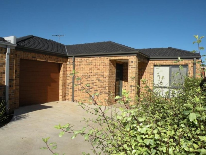 3/12 Raymond George Place, Lara VIC 3212