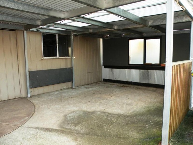 6 Bernard Crt, Lara VIC 3212