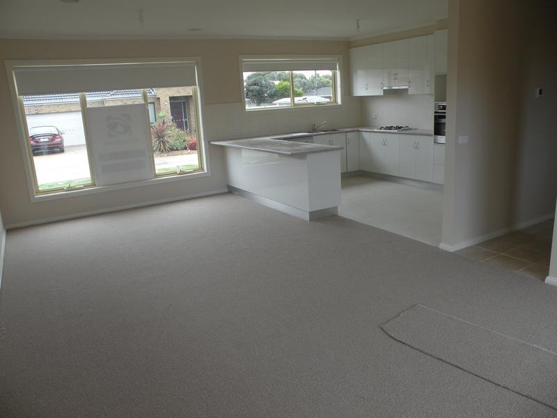 1/1-2 Argun Court, Lara VIC 3212