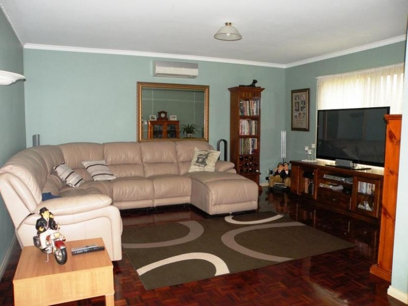 10 Bracknell Crt, Lara VIC 3212