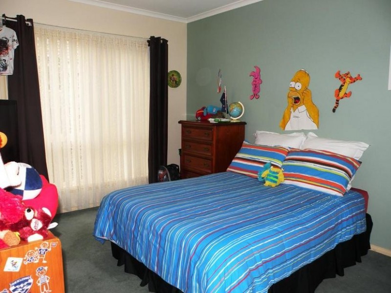 10 Bracknell Crt, Lara VIC 3212