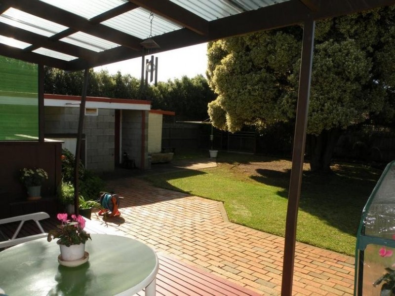 12 Newell St, Lara VIC 3212