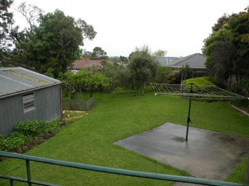 18 Scenic Rd, Highton VIC 3216