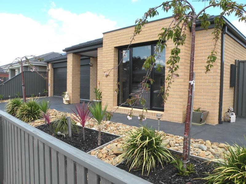 51 Grand Lakes Way, Lara VIC 3212