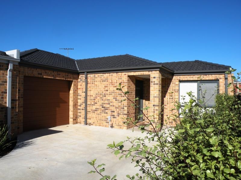 3/12 Raymond George Place, Lara VIC 3212