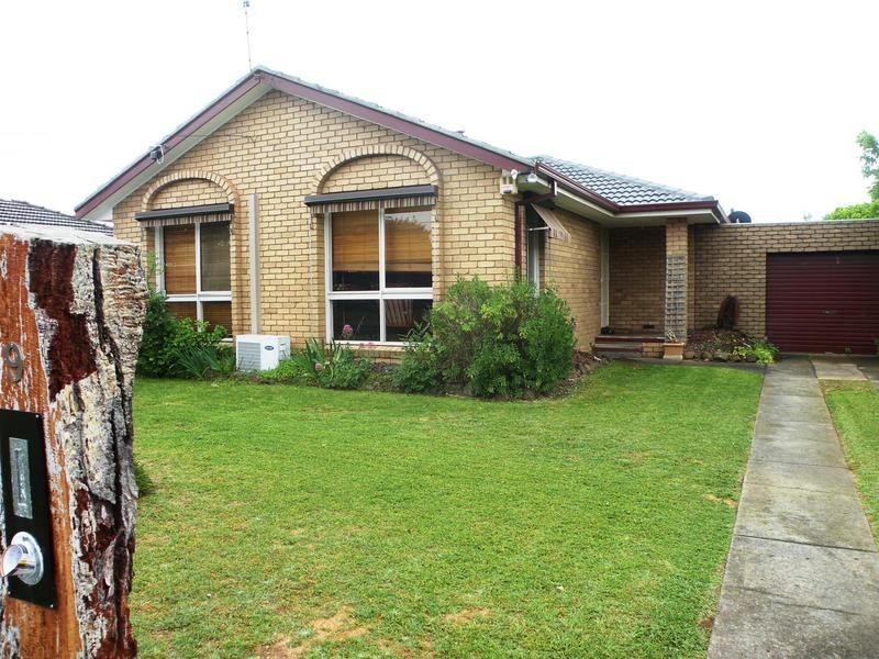 9 Sheeran Crescent, Lara VIC 3212