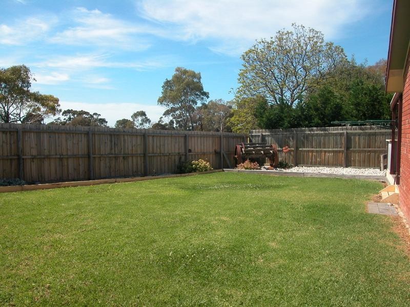 18 Gaunt Street, Lara VIC 3212