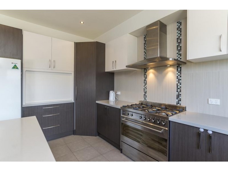 7 Black Duck Crt, Lara VIC 3212