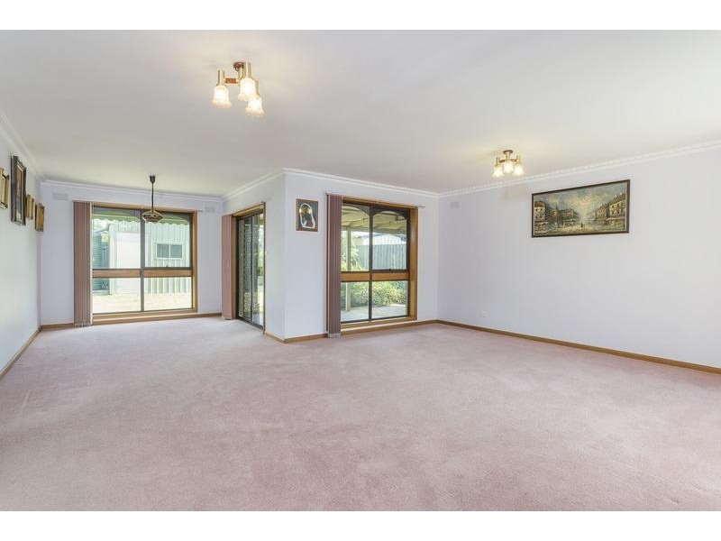 10 Mark St, Lara VIC 3212