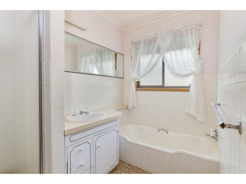 10 Mark St, Lara VIC 3212