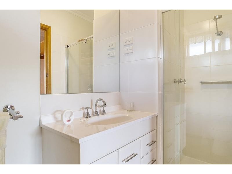 10 Mark St, Lara VIC 3212