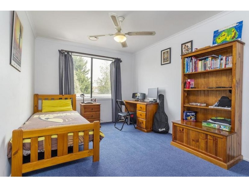 32 Lara Boulevard, Lara VIC 3212