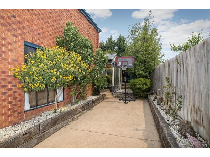 32 Lara Boulevard, Lara VIC 3212