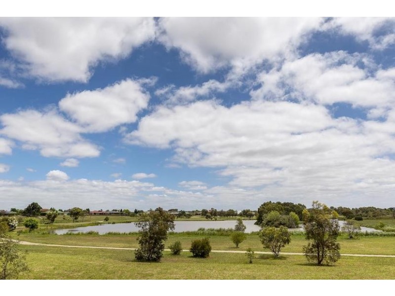 32 Lara Boulevard, Lara VIC 3212