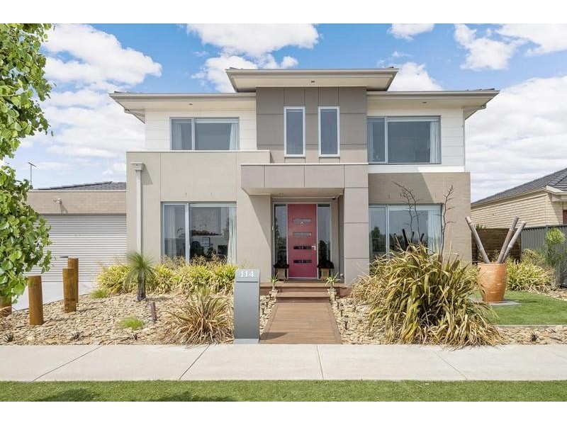 114 East Lakes Boulevard, Lara VIC 3212