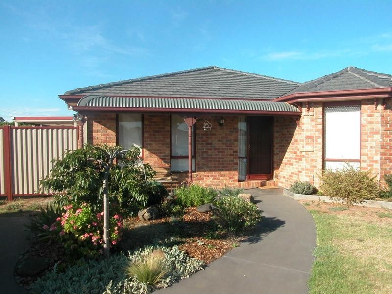 8 Bracknell Court, Lara VIC 3212