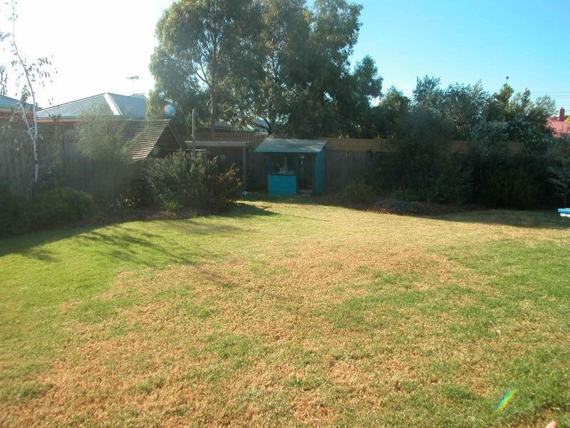 8 Bracknell Court, Lara VIC 3212