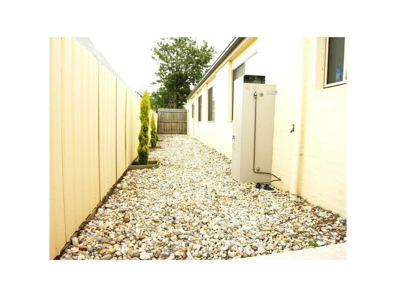 2/104 McClelland Avenue, Lara VIC 3212