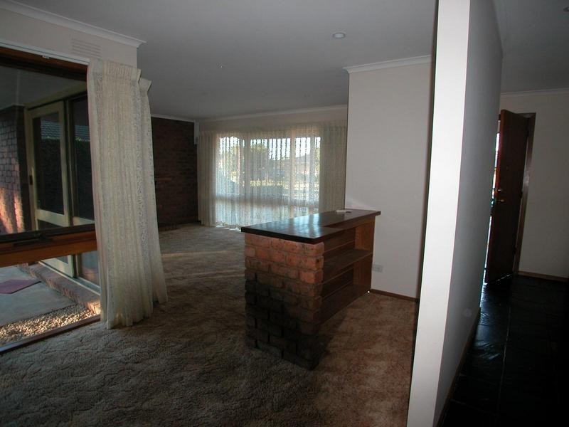 17 Cameron Crescent, Lara VIC 3212