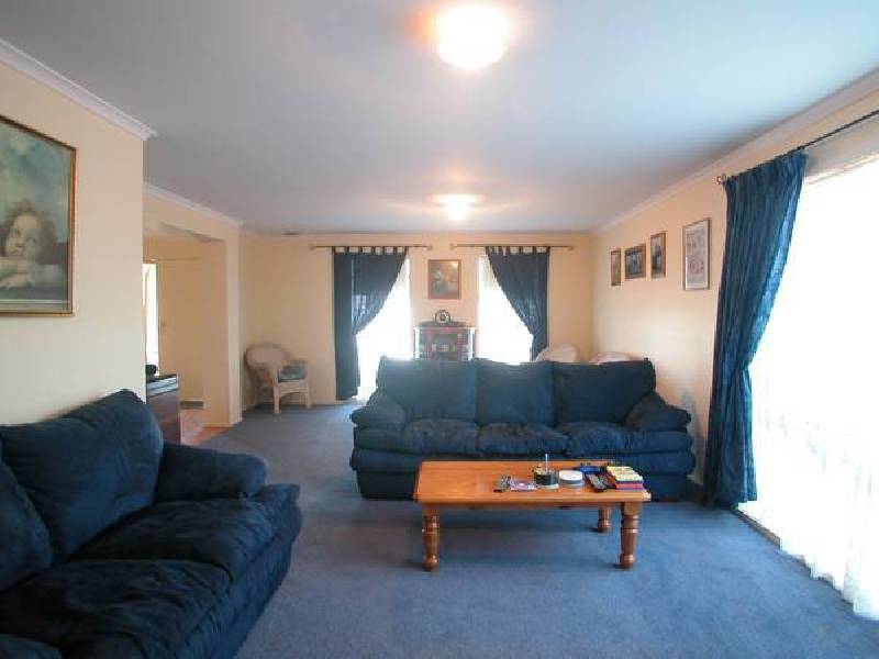81 Blackbird Circuit, Lara VIC 3212