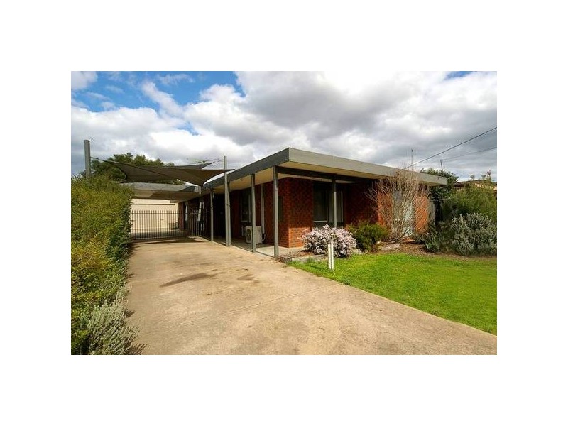 40 Bank Street, Lara VIC 3212