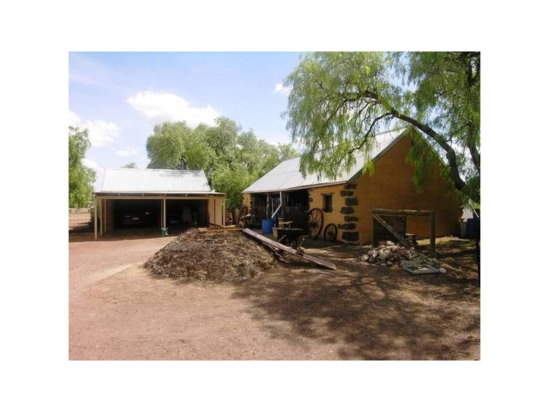 Curlets Road, Lara VIC 3212