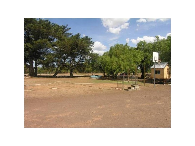 Curlets Road, Lara VIC 3212