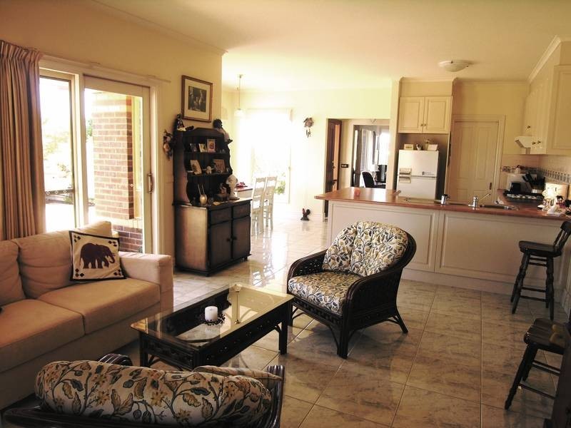 50 Lara Boulavarde, Lara VIC 3212