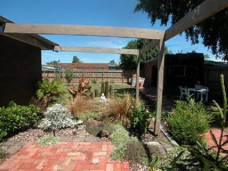 8 Saintfield Street, Lara VIC 3212