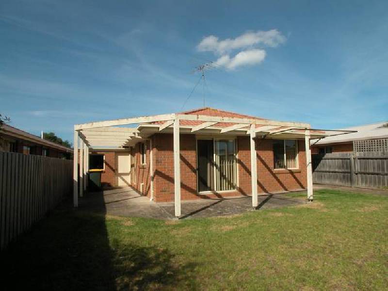 24 Richard Drive, Lara VIC 3212