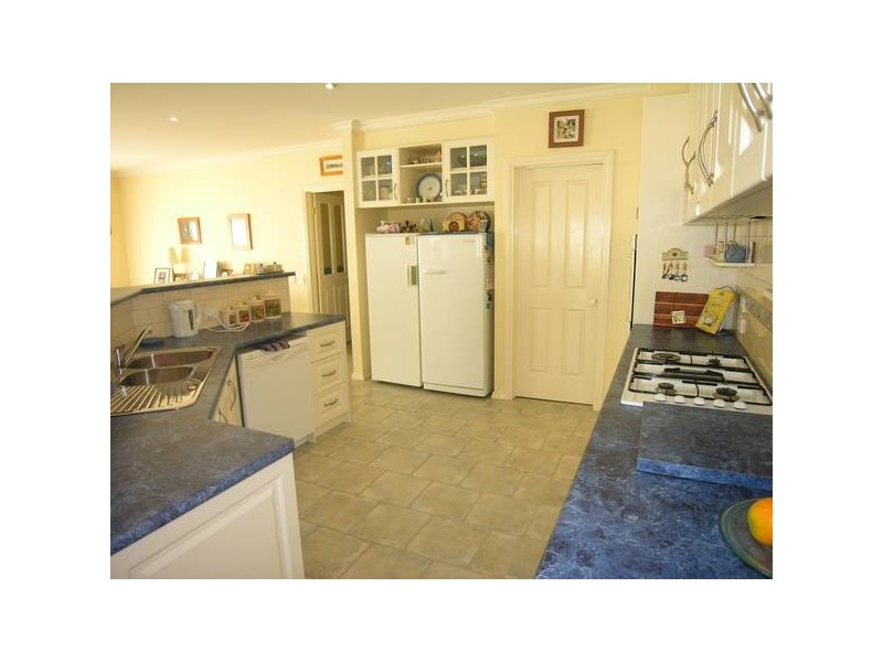 Caddys Road, Lara VIC 3212