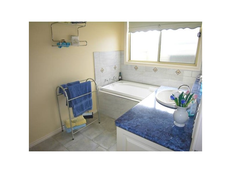 Caddys Road, Lara VIC 3212