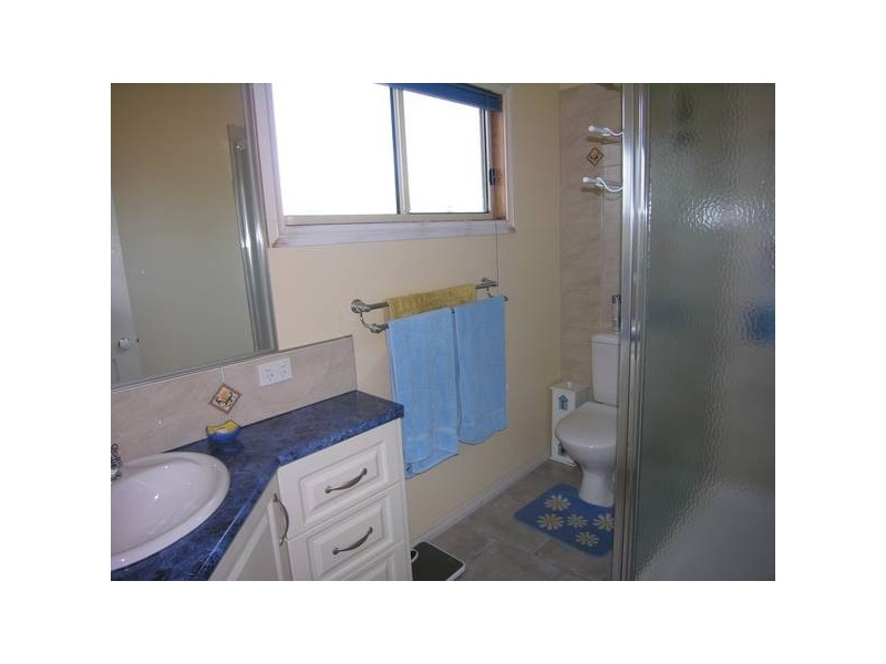 Caddys Road, Lara VIC 3212