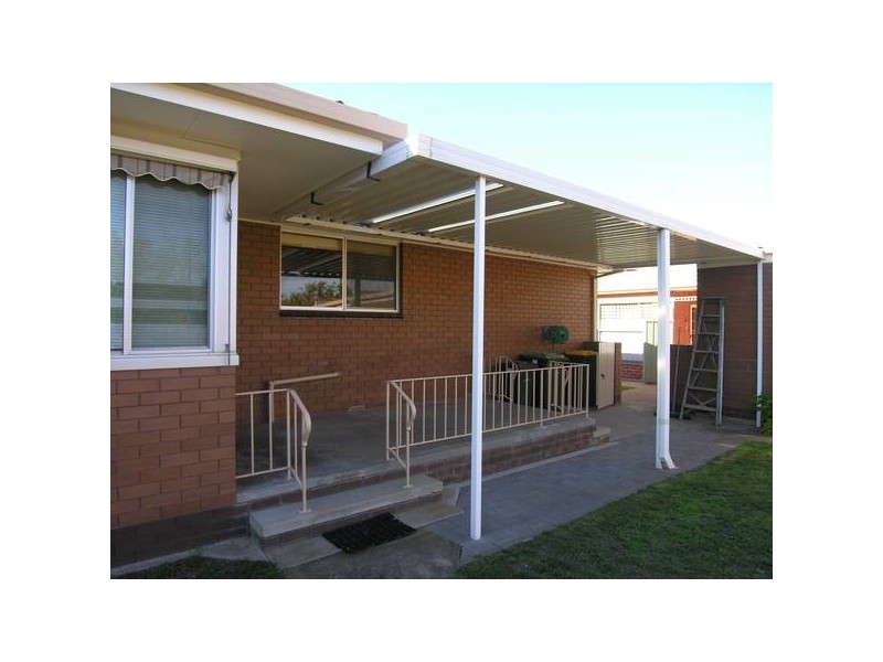 Curletts Road, Lara VIC 3212