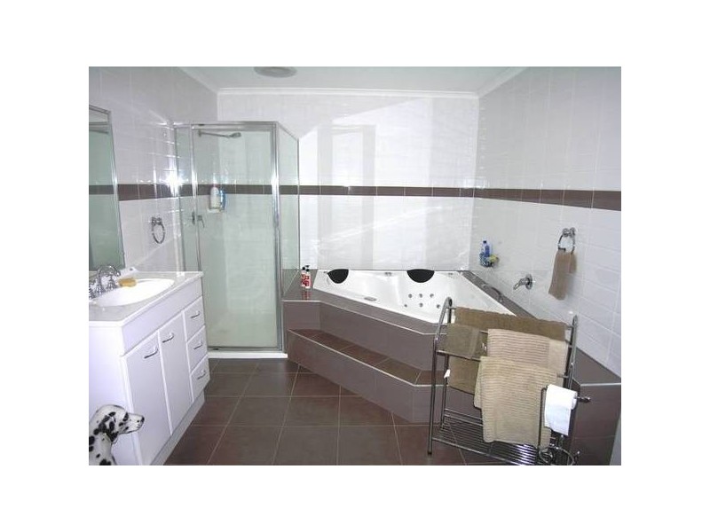 McIntyre Road, Lara VIC 3212