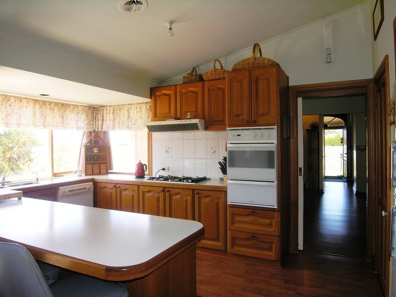 2 Kantara Crescent, Lara VIC 3212